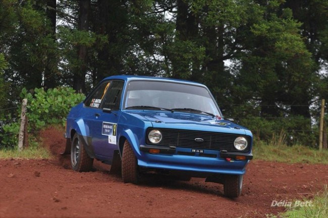 Rui Torres ao volante do seu Ford Escort MKII (Foto: Délia Bettencourt)